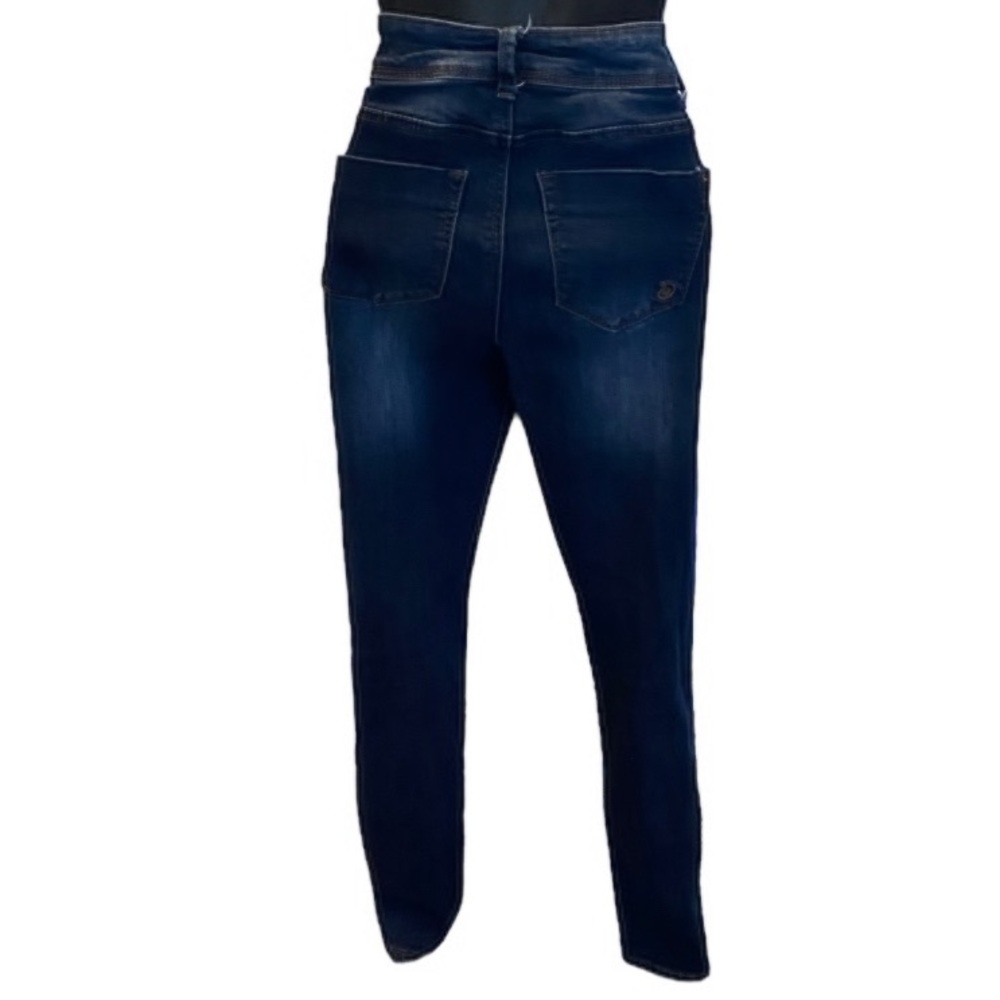Dark wash ankle jeans